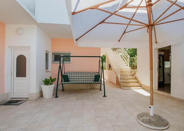 Appartement By The Sea Arbanija - Ciovo - 1085