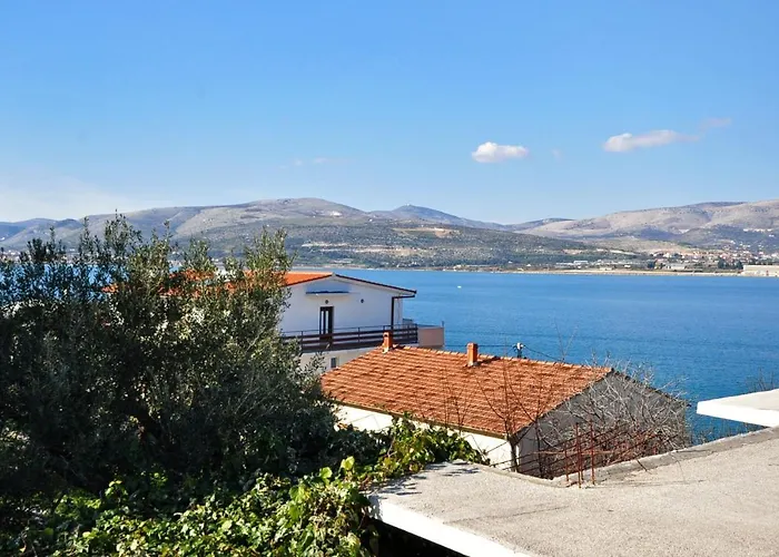 Appartement By The Sea Arbanija - Ciovo - 1085