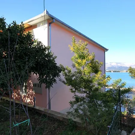 アパート By The Sea Arbanija, Ciovo - 1085 トロギール